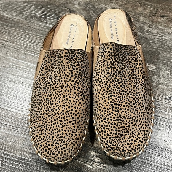 FINAL PRICE ALEX MARIE 4 Feature Technology Slip On Shoes - Picture 2 of 6